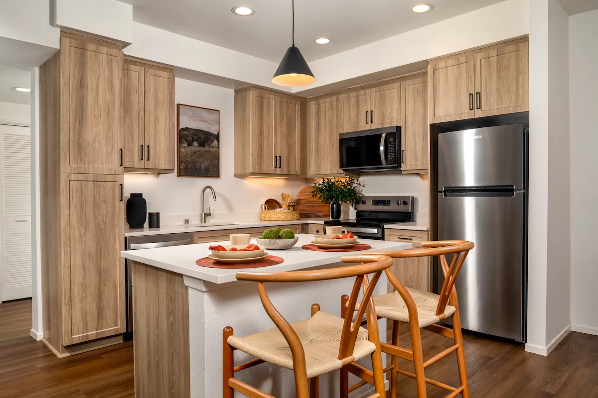 One bedroom kitchen island fully furnished